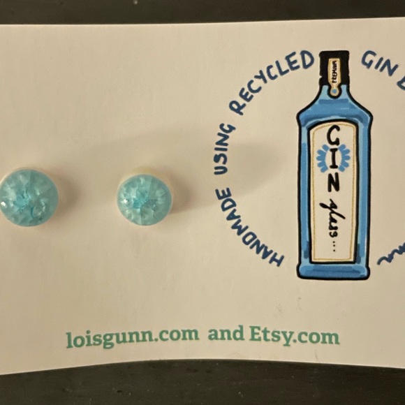 Beautiful handcrafted Gin bottle studs - Picture 3 of 3